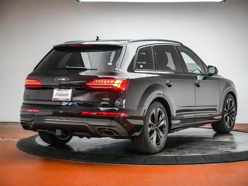 2026 Audi Q7 55 Premium Plus