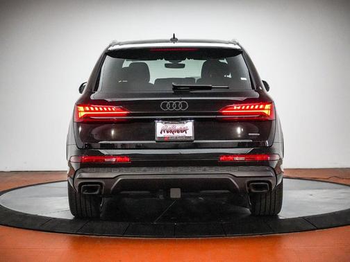 2026 Audi Q7 55 Premium Plus