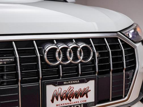 2022 Audi Q3 45 S line Premium