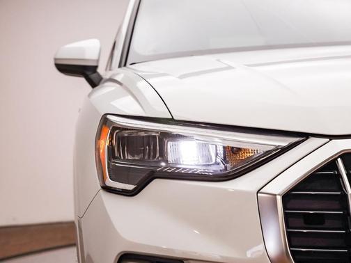 2022 Audi Q3 45 S line Premium