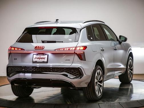 Pearl 2026 Audi Q3 S line