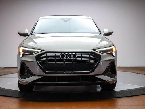 2021 Audi e-tron Premium