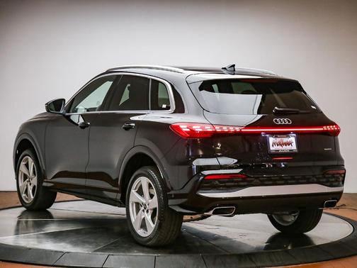 Black 2026 Audi Q5 PLUS