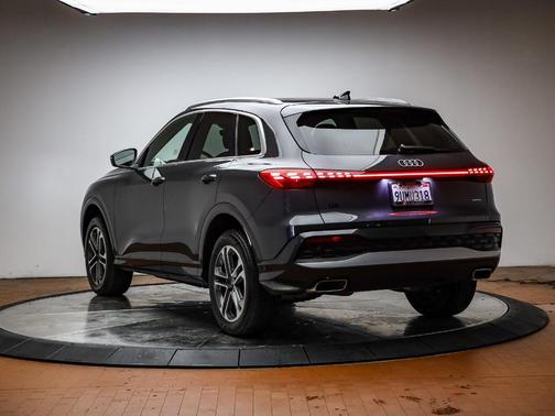 2025 Audi Q5 2.0T quattro Premium