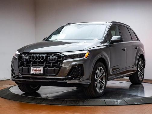 2025 Audi Q7 45 Premium