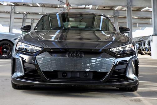 2023 Audi RS e-tron GT Base
