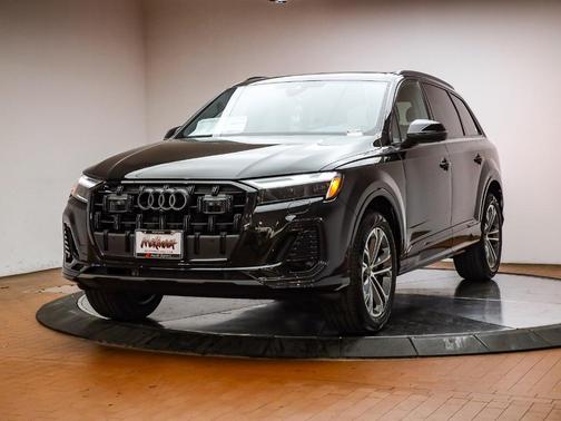 2026 Audi Q7 45 Premium