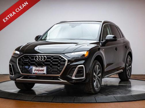 Mythos Black Metallic 2023 Audi Q5 45 S line quattro Premium