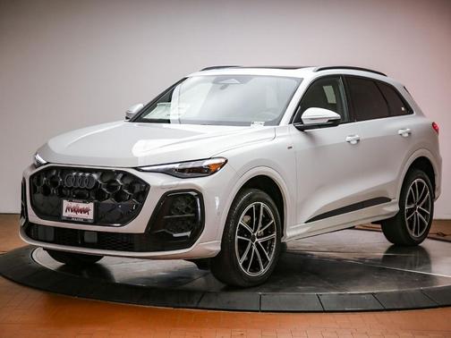 Glacier White 2026 Audi Q5 PLUS
