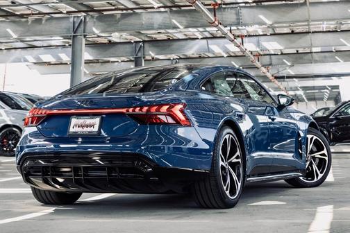 2024 Audi e-tron GT Premium Plus