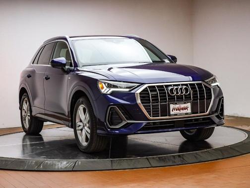 2023 Audi Q3 45 S line Premium