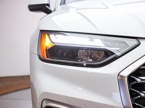 2023 Audi Q5 45 S line quattro Premium