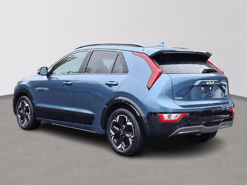 Mineral Blue 2024 Kia Niro EV Wind