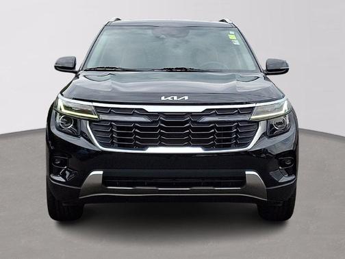 Fusion Black 2024 Kia Seltos EX