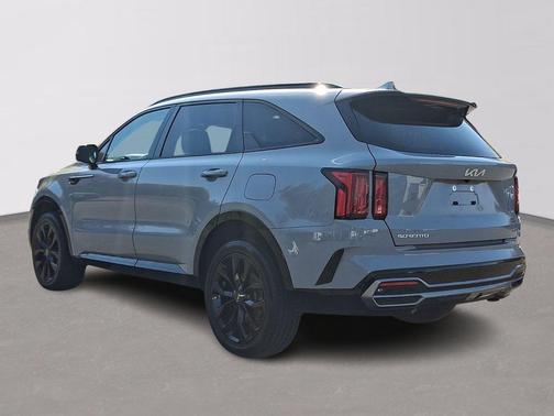 Wolf Gray 2023 Kia Sorento SX