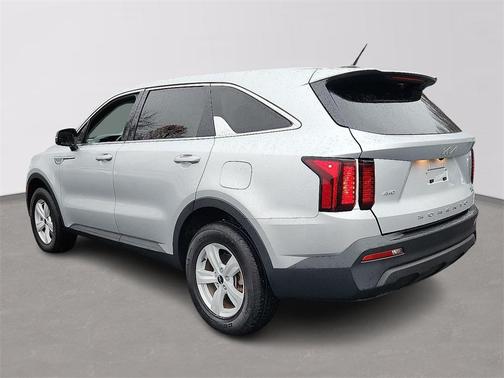 2022 Kia Sorento LX