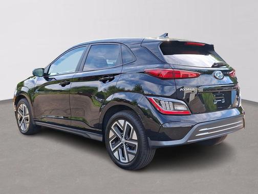 Abyss Black Pearl 2023 Hyundai KONA EV Limited