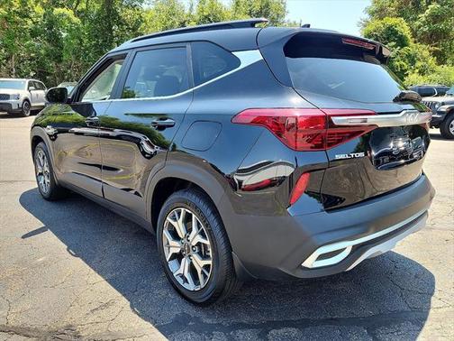 2022 Kia Seltos EX