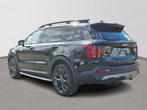 Ebony Black 2022 Kia Sorento SX