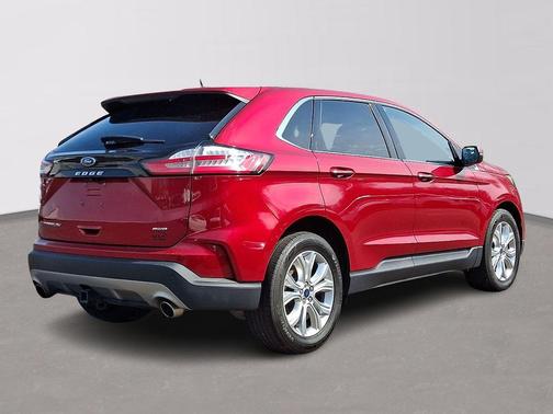 Rapid Red Metallic Tinted Clearcoat 2022 Ford Edge Titanium