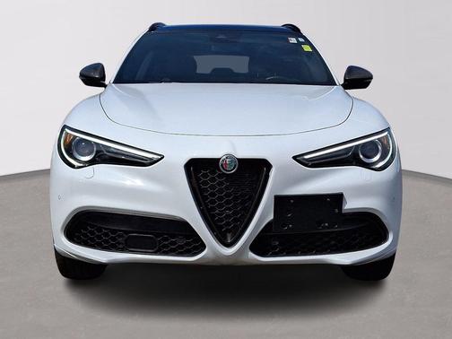 2023 Alfa Romeo Stelvio Estrema AWD