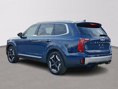 Midnight Lake Blue 2023 Kia Telluride S