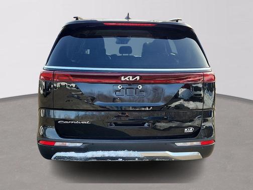 2022 Kia Carnival SX