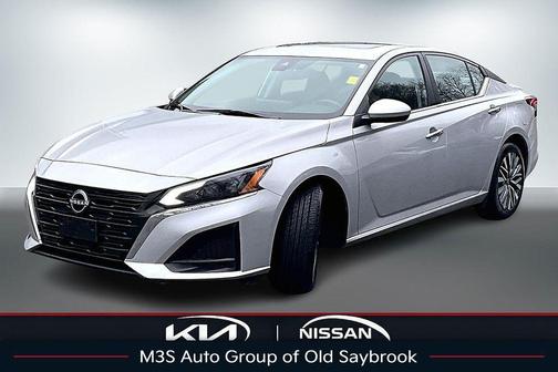 Brilliant Silver Metallic 2023 Nissan Altima 2.5 SV