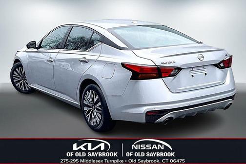 Brilliant Silver Metallic 2023 Nissan Altima 2.5 SV