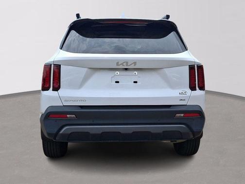 Glacial White Pearl 2023 Kia Sorento S