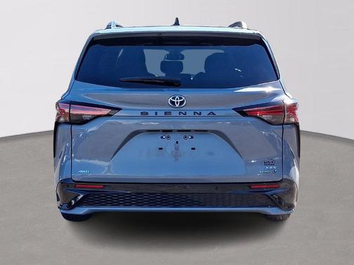 Cement 2023 Toyota Sienna XSE 7 Passenger