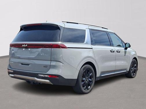 Ceramic Silver 2024 Kia Carnival SX