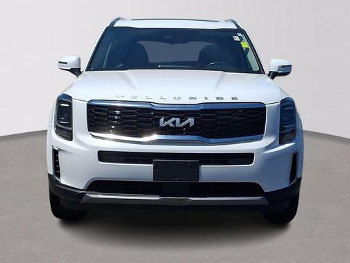 Glacial White Pearl 2022 Kia Telluride S
