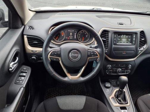 2016 Jeep Cherokee Altitude