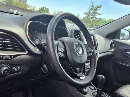 2023 Jeep Cherokee Altitude Lux