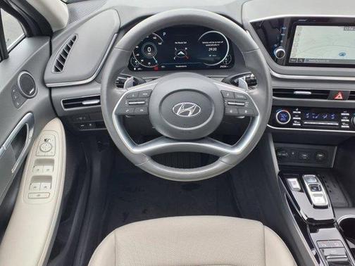 2022 Hyundai SONATA Limited