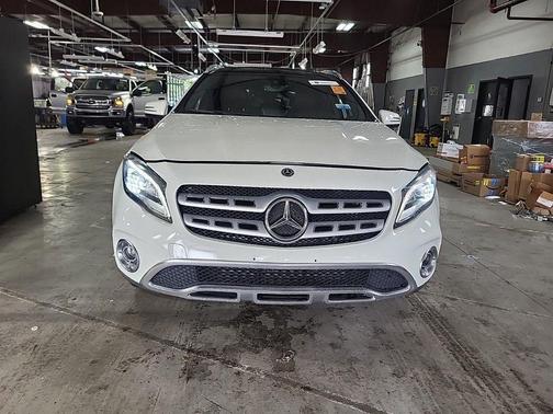 White 2018 Mercedes-Benz GLA 250 Base 4MATIC