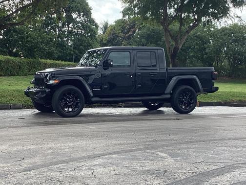 2023 Jeep Gladiator Overland