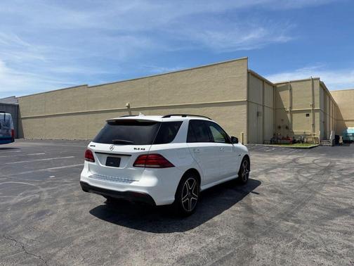 designo Diamond White Metallic 2018 Mercedes-Benz AMG GLE 43 Base 4MATIC