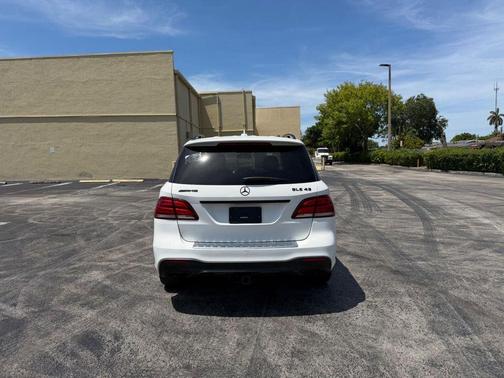 designo Diamond White Metallic 2018 Mercedes-Benz AMG GLE 43 Base 4MATIC