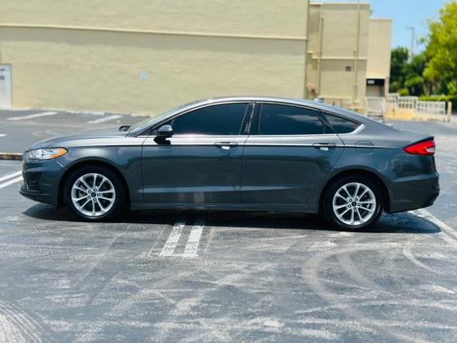 2020 Ford Fusion Hybrid SE