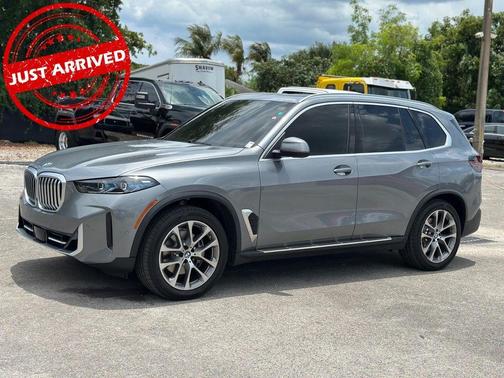 Gray Metallic 2024 BMW X5 sDrive40i