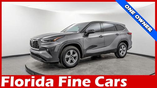2022 Toyota Highlander LE
