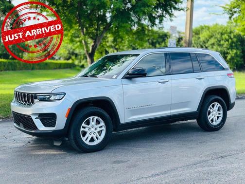 2023 Jeep Grand Cherokee Laredo