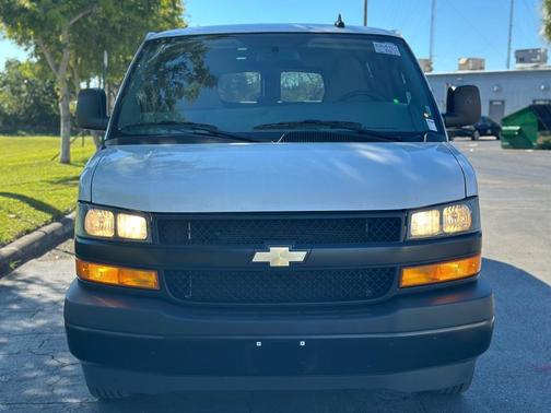 2023 Chevrolet Express 3500 LS
