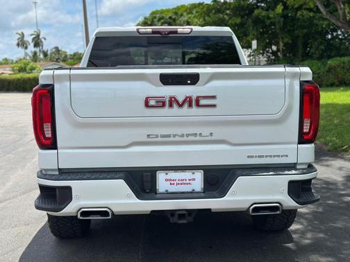 White Frost Tri-Coat 2021 GMC Sierra 1500 Denali