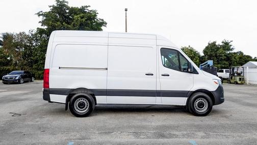 2022 Mercedes-Benz Sprinter 2500 ROOF