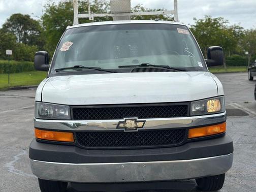 Summit White 2015 Chevrolet Express 3500 Work Van