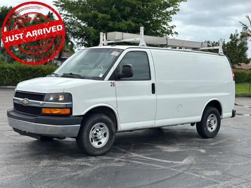 Summit White 2015 Chevrolet Express 3500 Work Van