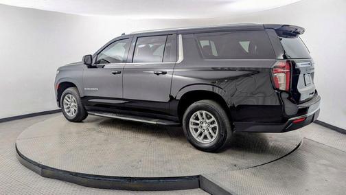 2023 Chevrolet Suburban LT